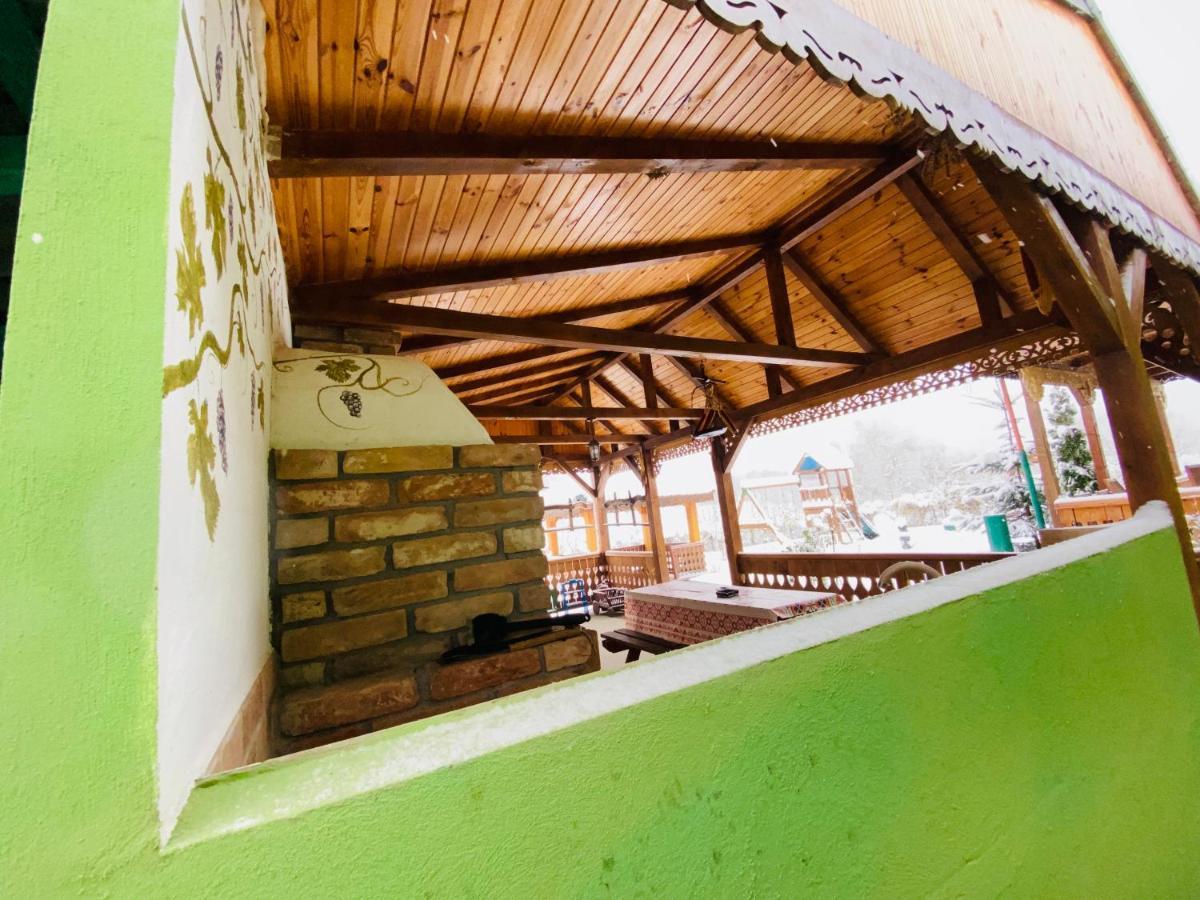 Agropensiunea Valea Fagilor Luncavita ภายนอก รูปภาพ