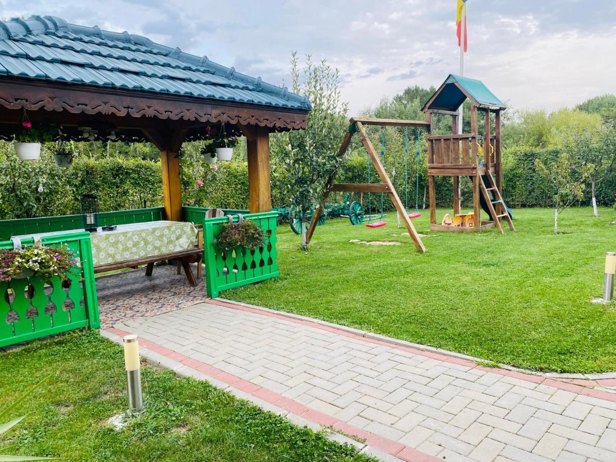 Agropensiunea Valea Fagilor Luncavita ภายนอก รูปภาพ