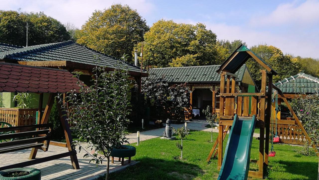 Agropensiunea Valea Fagilor Luncavita ภายนอก รูปภาพ